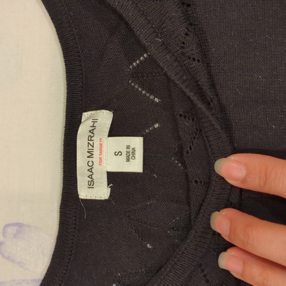 Black Isaac Mizrahi top size small - Picture 2 of 5